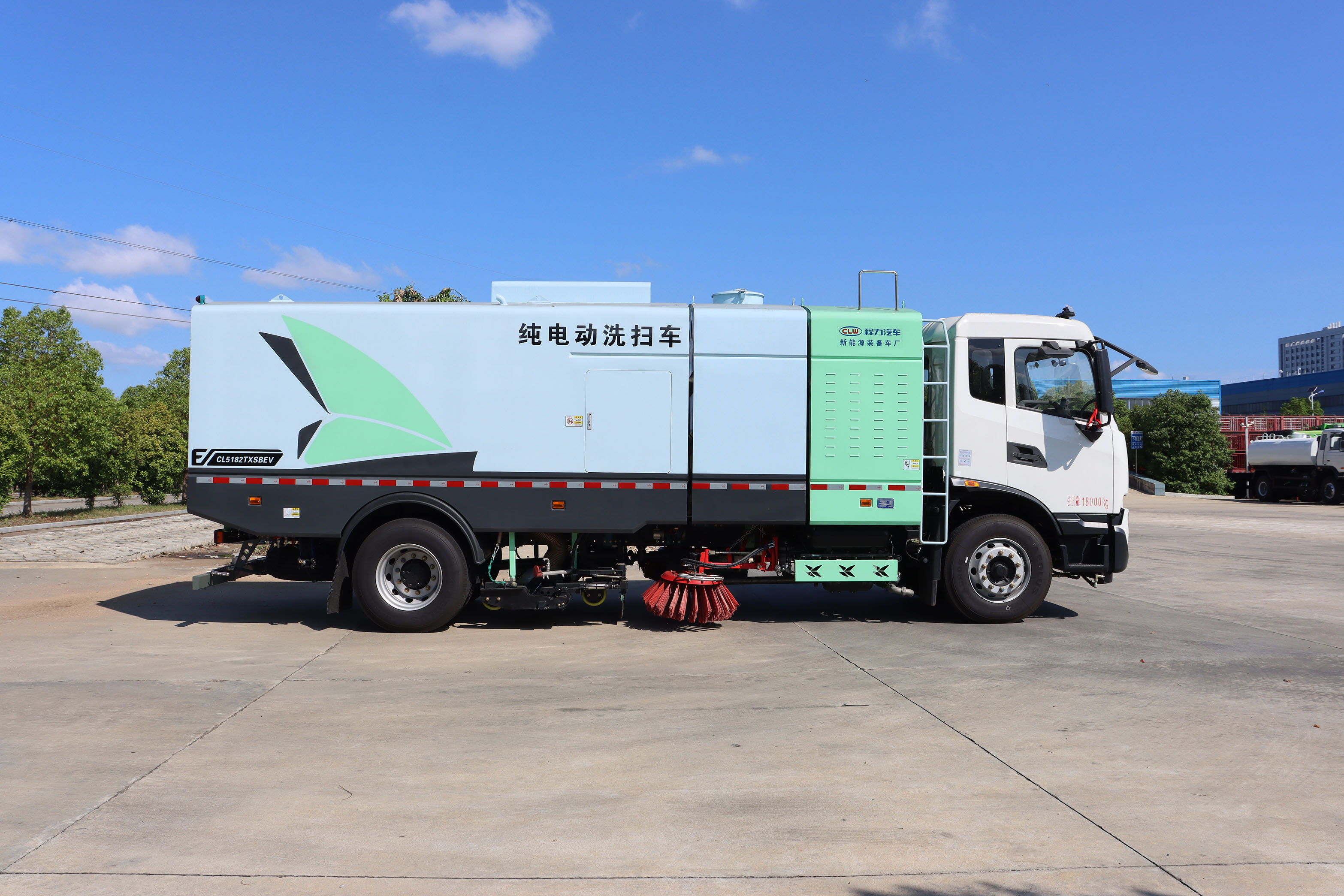 東風(fēng)天錦15方純電動高端洗掃車圖片3