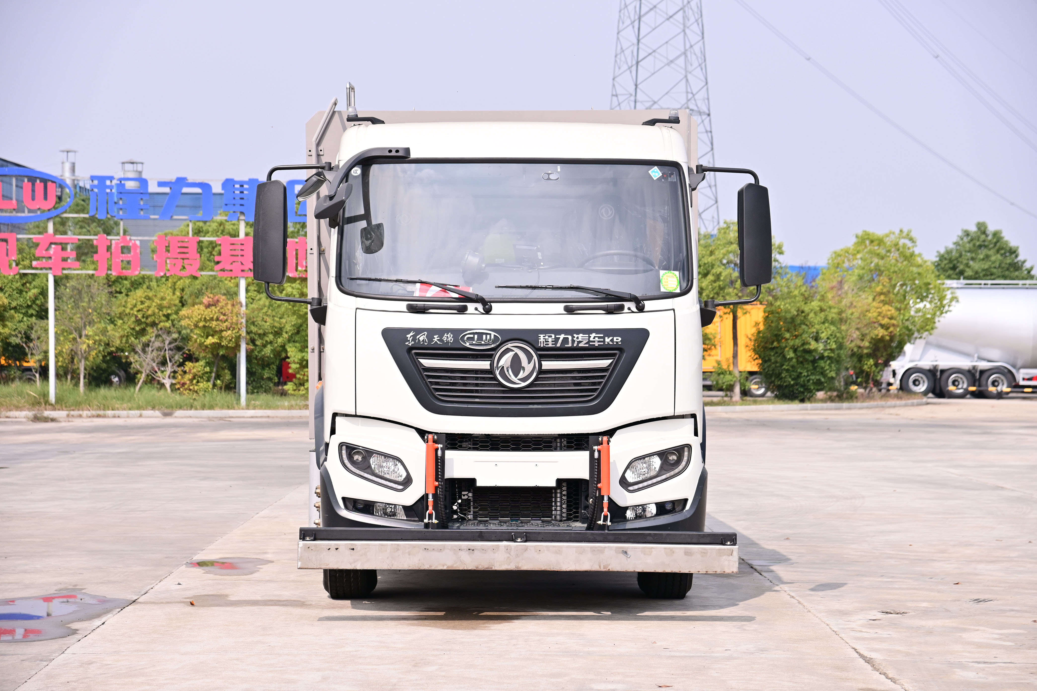 東風(fēng)天錦純電動12方掃路車加裝機(jī)場專用圖片2