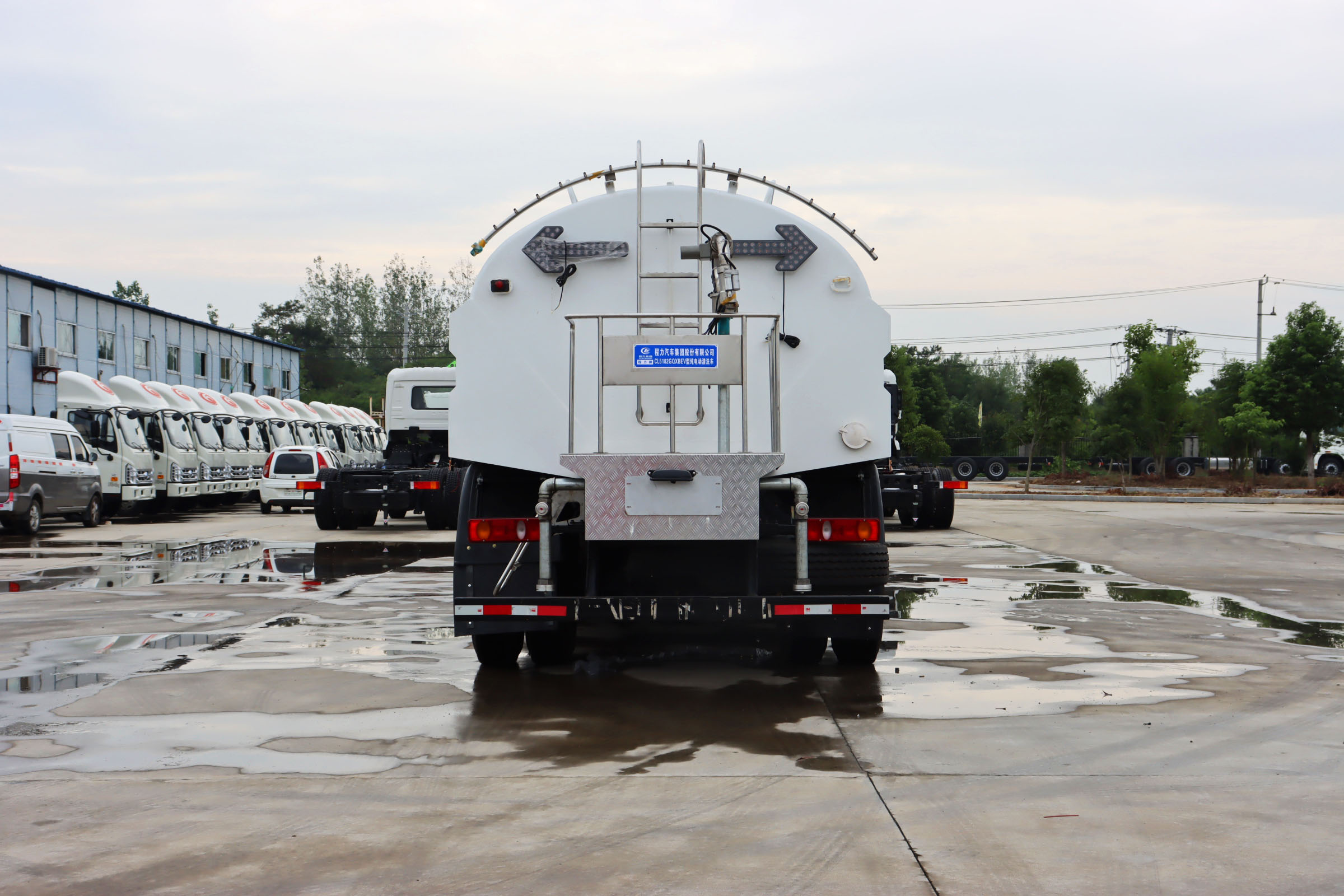 東風(fēng)天錦純電動(dòng)9方多功能清洗車(chē)圖片4