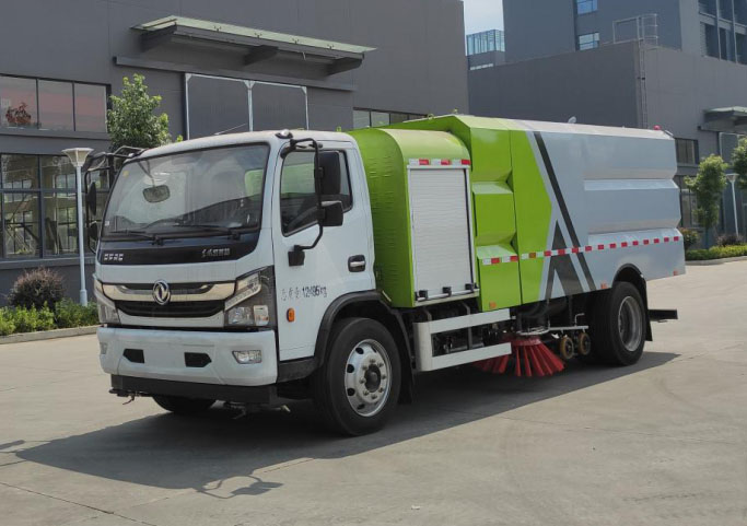 東風(fēng)凱普特型9方純電動高端多功能洗掃車圖片3