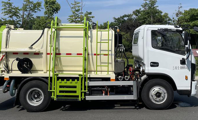 東風(fēng)凱普特6方純電動(dòng)高端餐廚垃圾車圖片2