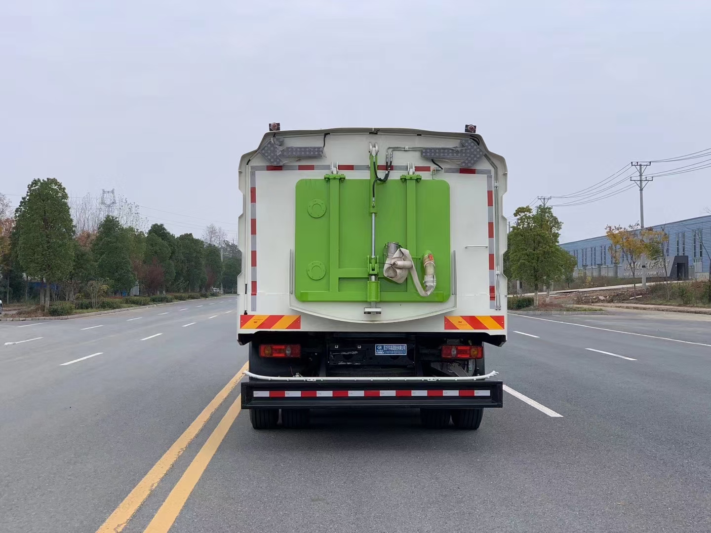 東風(fēng)華神純電動(dòng)洗掃車圖片5