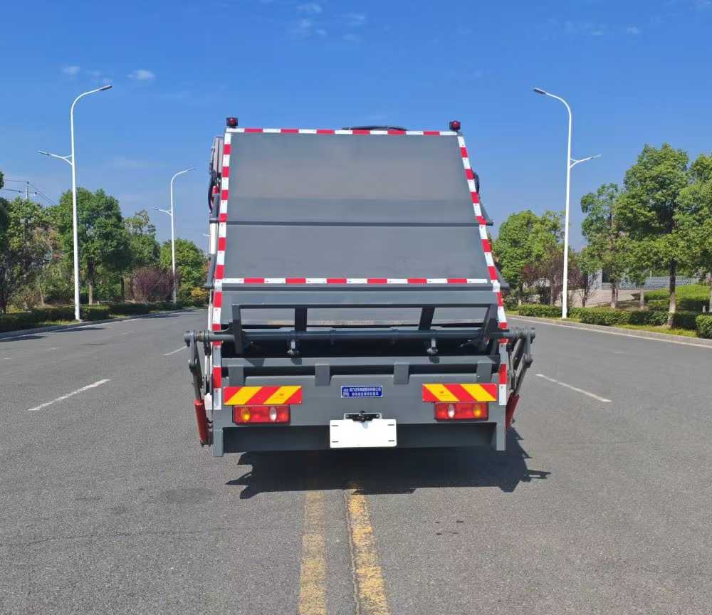 東風(fēng)華神18噸純電動(dòng)壓縮式垃圾運(yùn)輸車圖片5