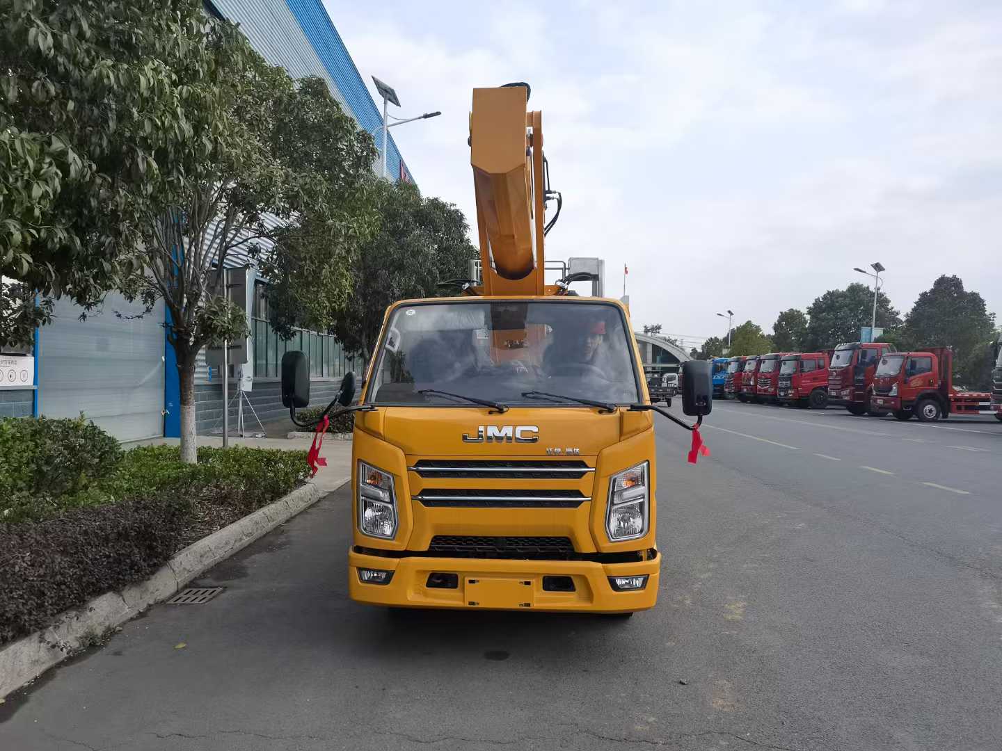 江鈴順達32米直臂高空作業(yè)車圖片2